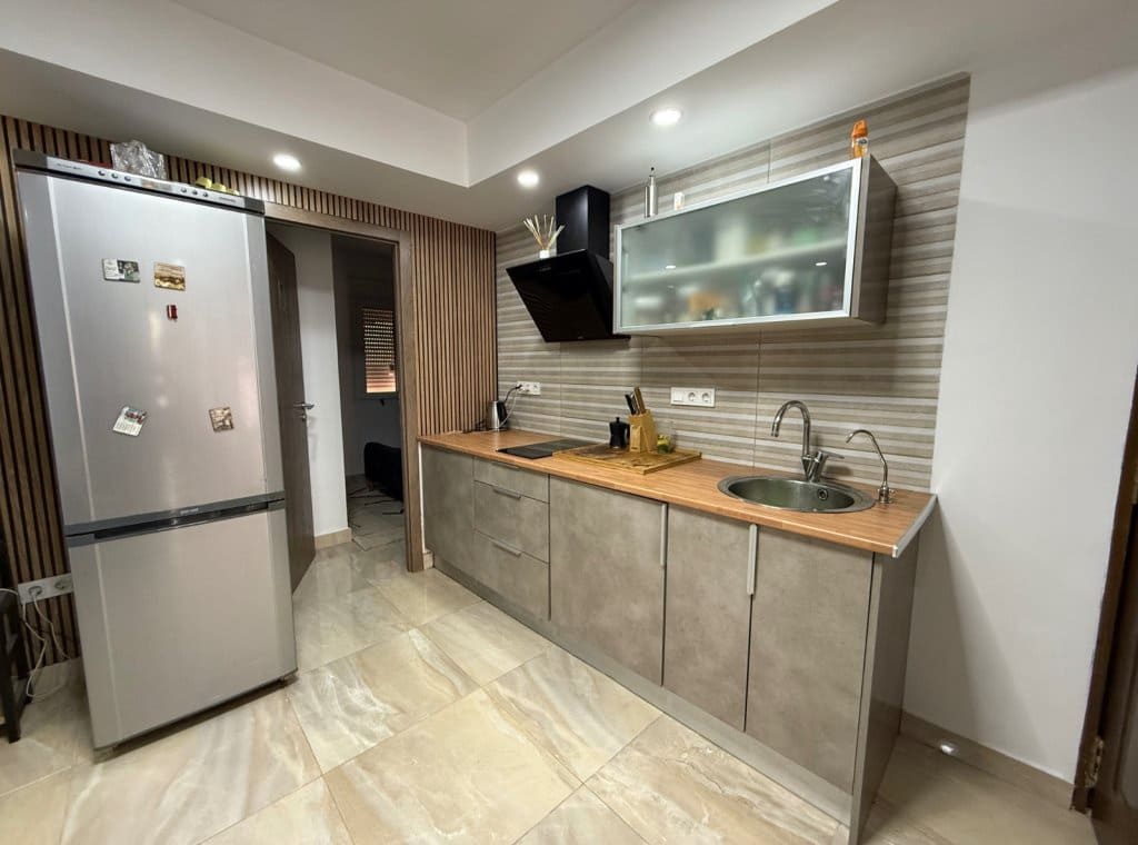 4 soveværelse Lejlighed til leje i Torrevieja - € 1.500 (Ref: 9068388)