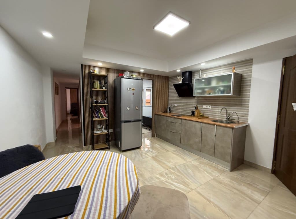 4 soveværelse Lejlighed til leje i Torrevieja - € 1.500 (Ref: 9068388)