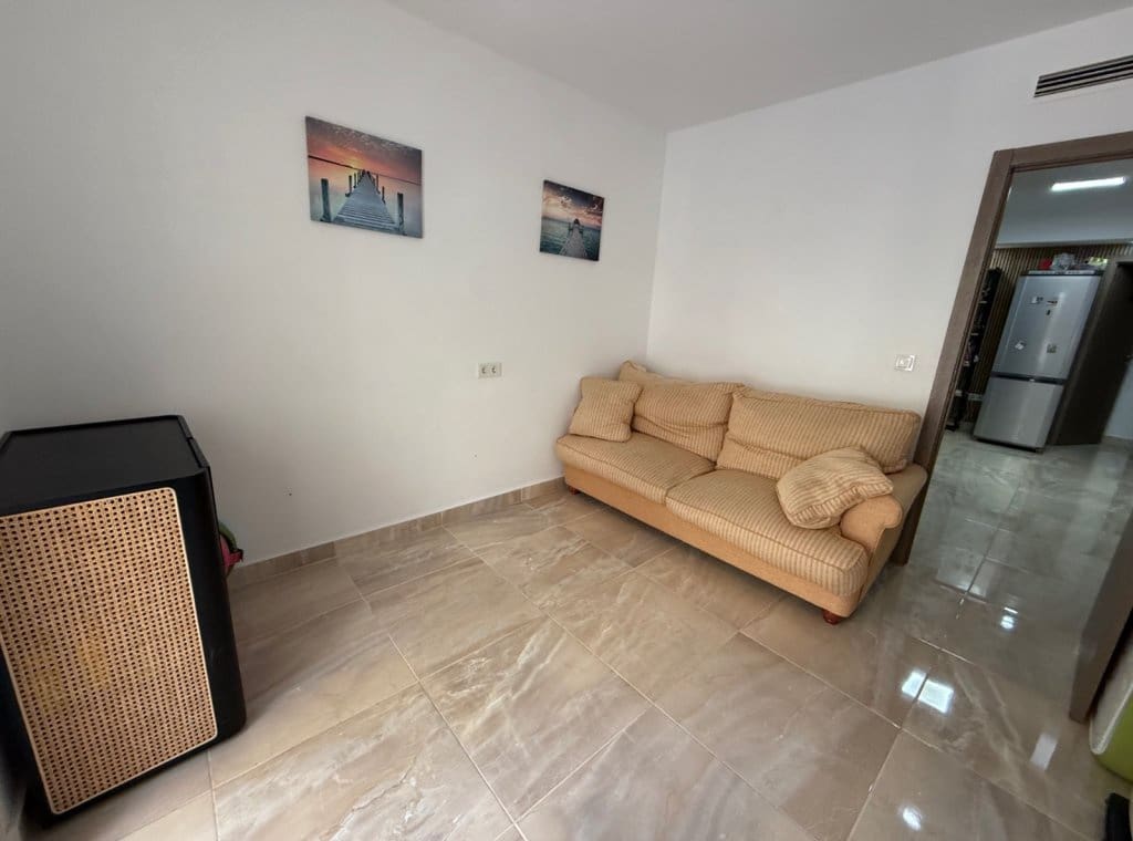 4 soveværelse Lejlighed til leje i Torrevieja - € 1.500 (Ref: 9068388)