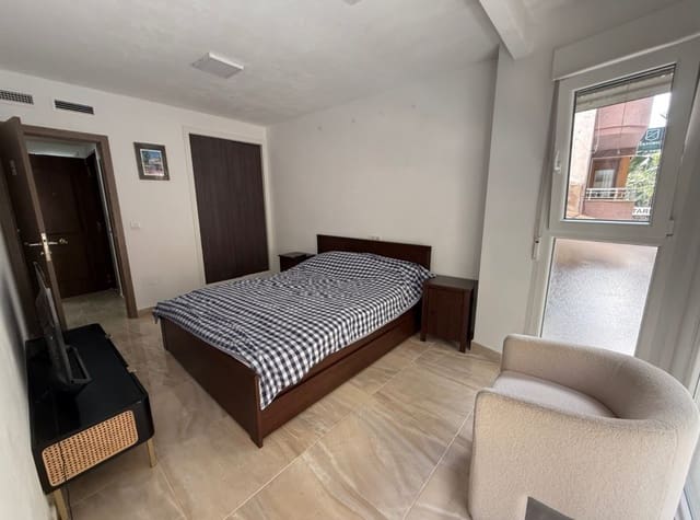4 bedroom Flat for rent in Centro - Muelle Pesquero, Torrevieja - € 1,500 (Ref: 9068388)