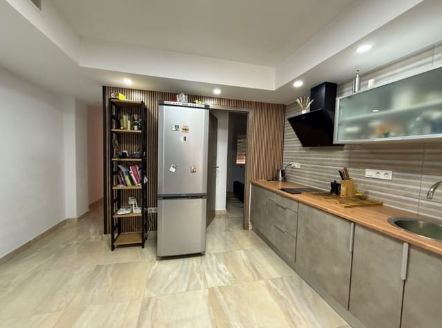 4 bedroom Flat for rent in Centro - Muelle Pesquero, Torrevieja - € 1,500 (Ref: 9068388)