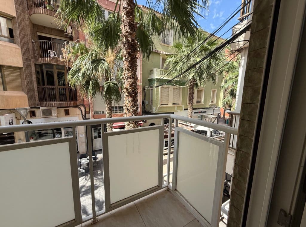 4 soveværelse Lejlighed til leje i Torrevieja - € 1.500 (Ref: 9068388)