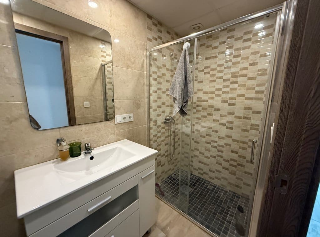 4 soveværelse Lejlighed til leje i Torrevieja - € 1.500 (Ref: 9068388)