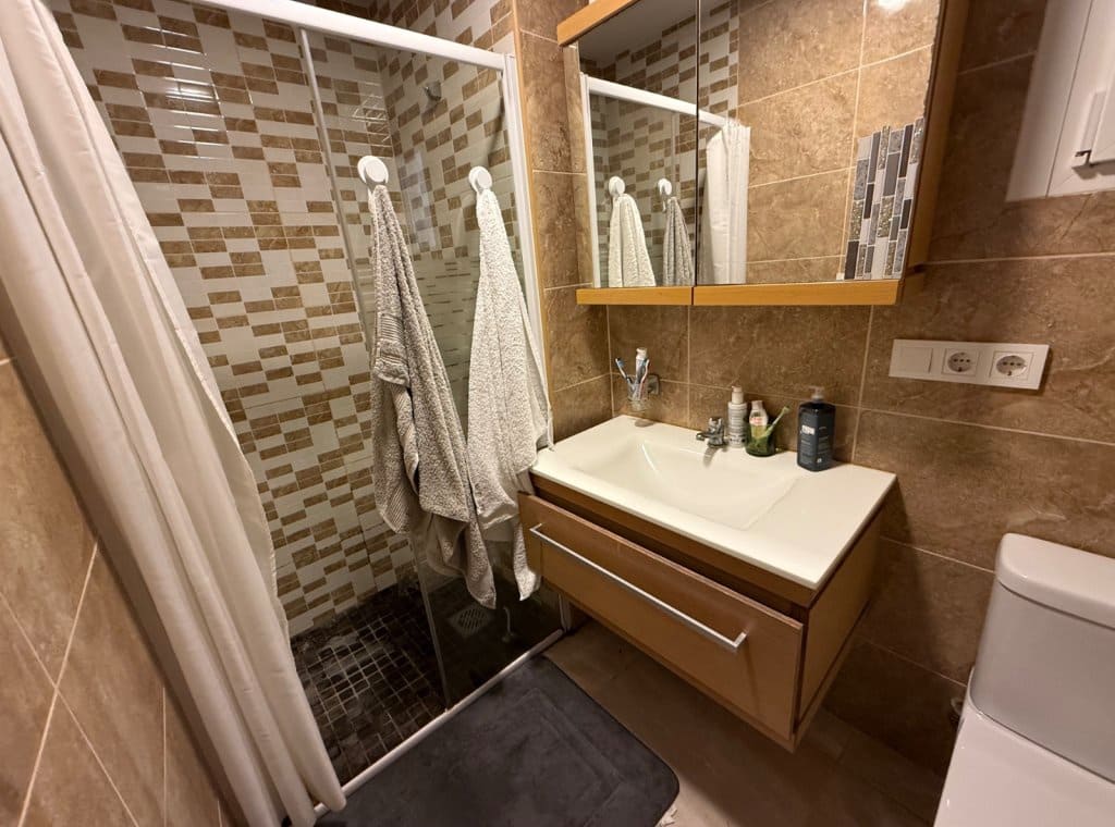 4 soveværelse Lejlighed til leje i Torrevieja - € 1.500 (Ref: 9068388)