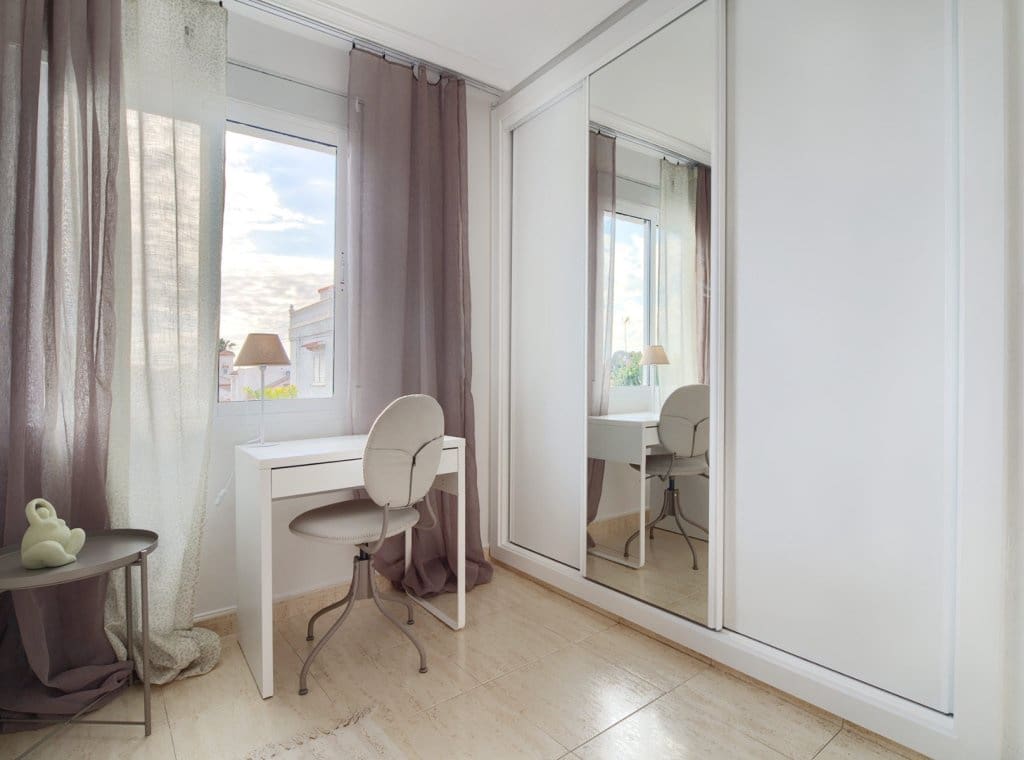 5 soverom Villa til leie i Torrevieja med svømmebasseng - € 1 800 (Ref: 9072979)