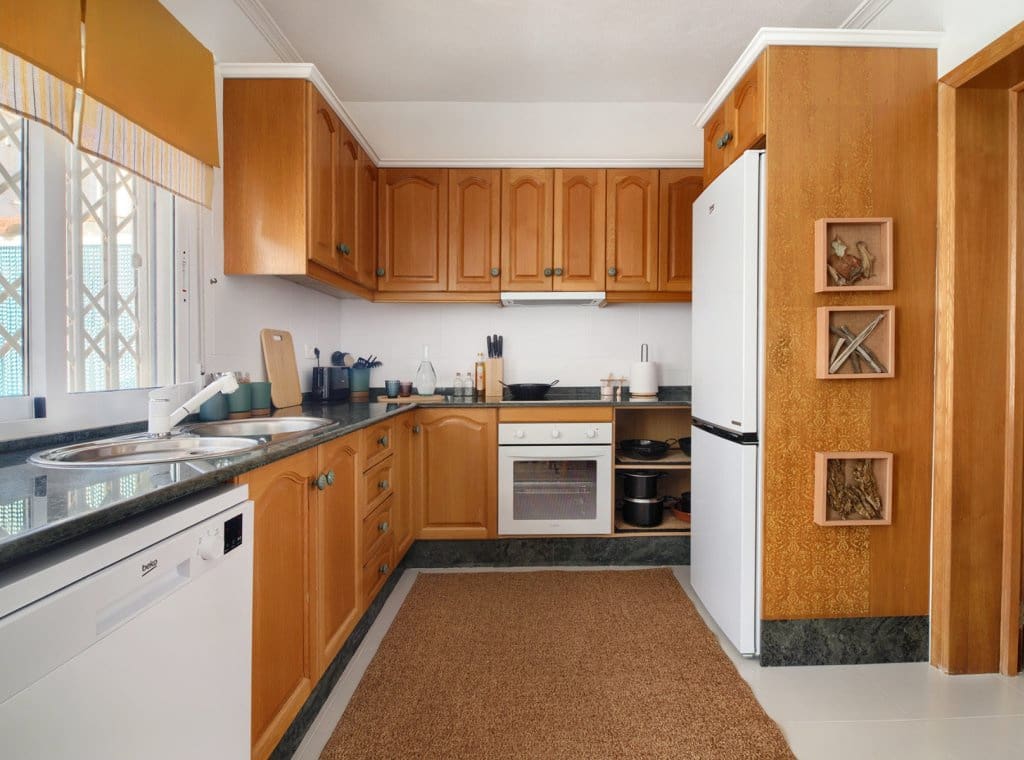 5 soverom Villa til leie i Torrevieja med svømmebasseng - € 1 800 (Ref: 9072979)