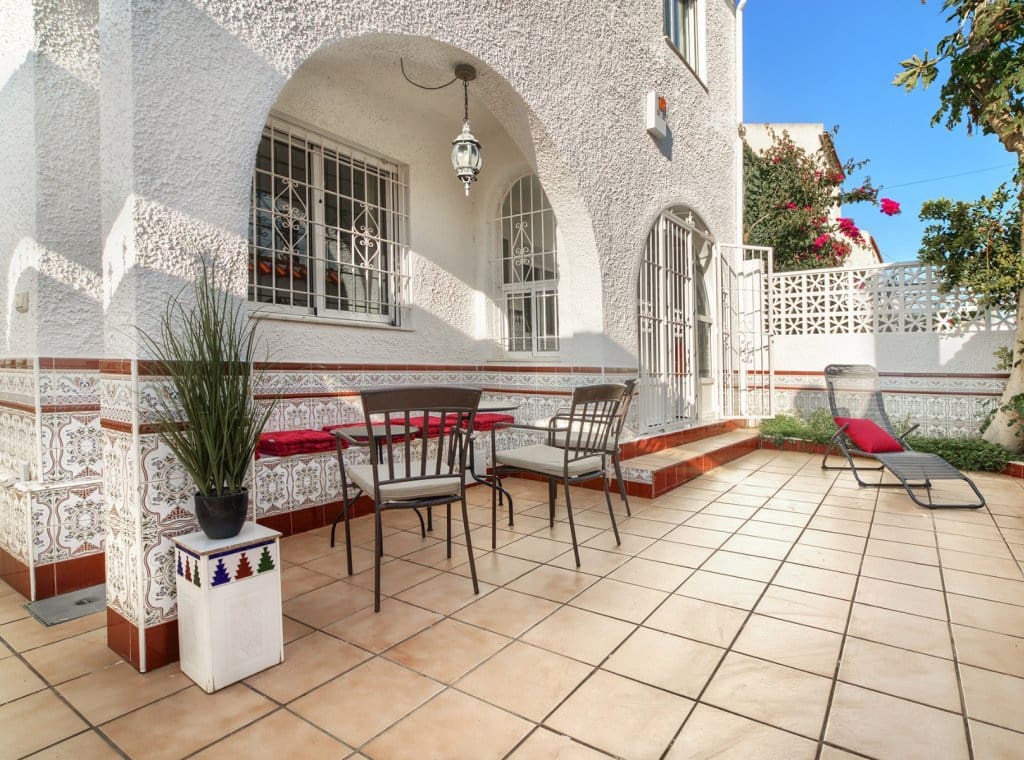 5 soverom Villa til leie i Torrevieja med svømmebasseng - € 1 800 (Ref: 9072979)