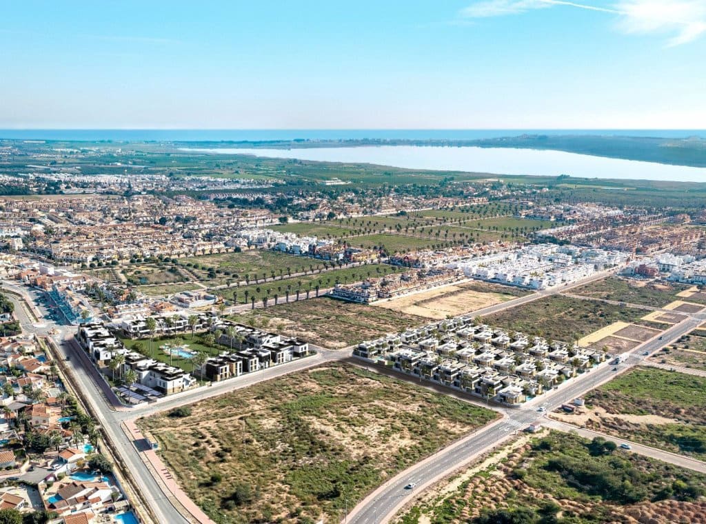 2 chambre Bungalow à vendre à Ciudad Quesada avec piscine - 279 000 € (Ref: 9088470)