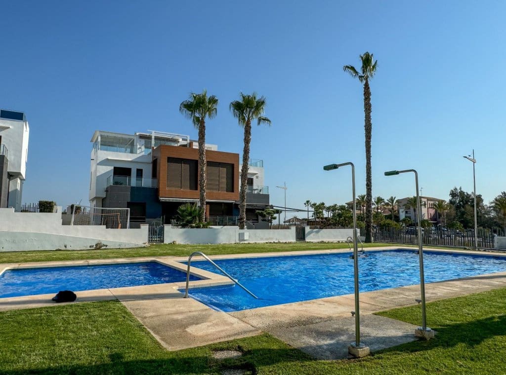 3 soverom Hus til leie i Algorfa med svømmebasseng - € 900 (Ref: 9094845)