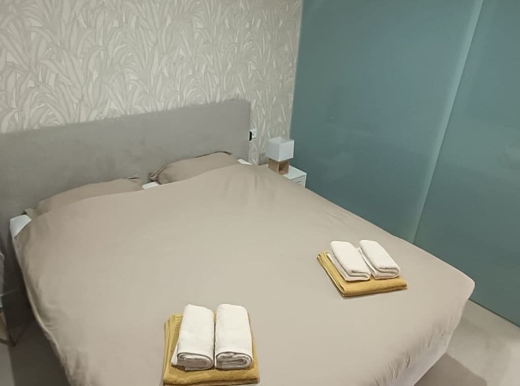 2 soveværelse Lejlighed til leje i Torrevieja med swimmingpool garage - € 1.500 (Ref: 9097783)