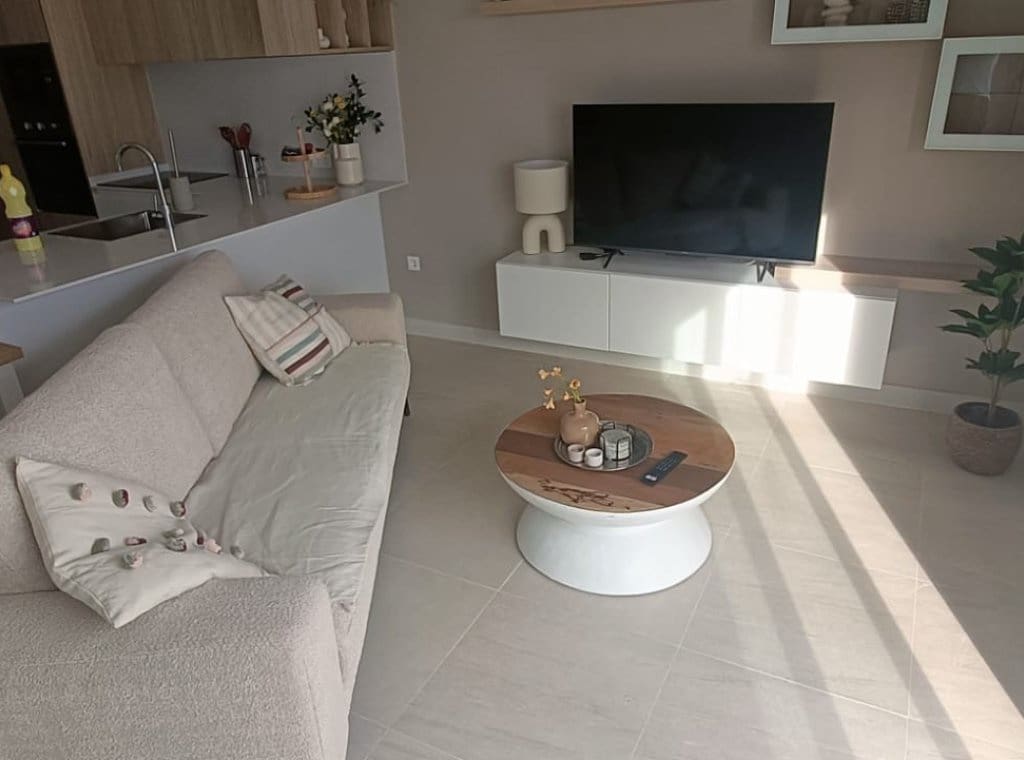 2 soveværelse Lejlighed til leje i Torrevieja med swimmingpool garage - € 1.500 (Ref: 9097783)