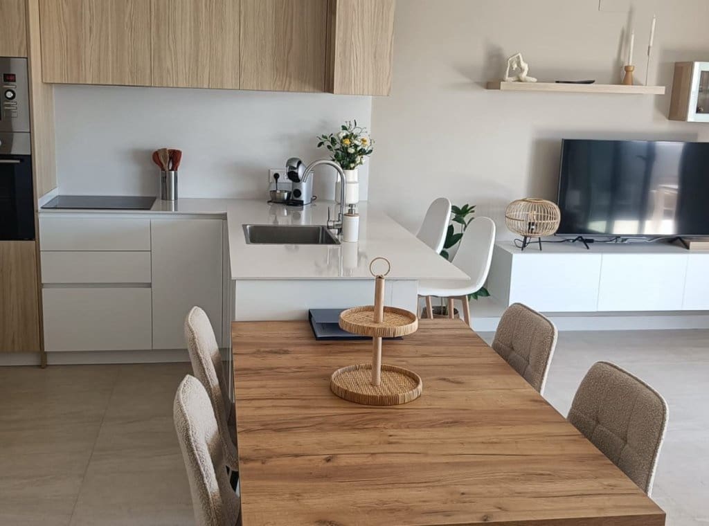 2 soveværelse Lejlighed til leje i Torrevieja med swimmingpool garage - € 1.500 (Ref: 9097783)