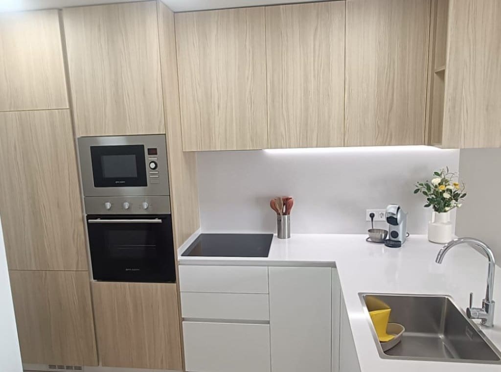 2 soveværelse Lejlighed til leje i Torrevieja med swimmingpool garage - € 1.500 (Ref: 9097783)