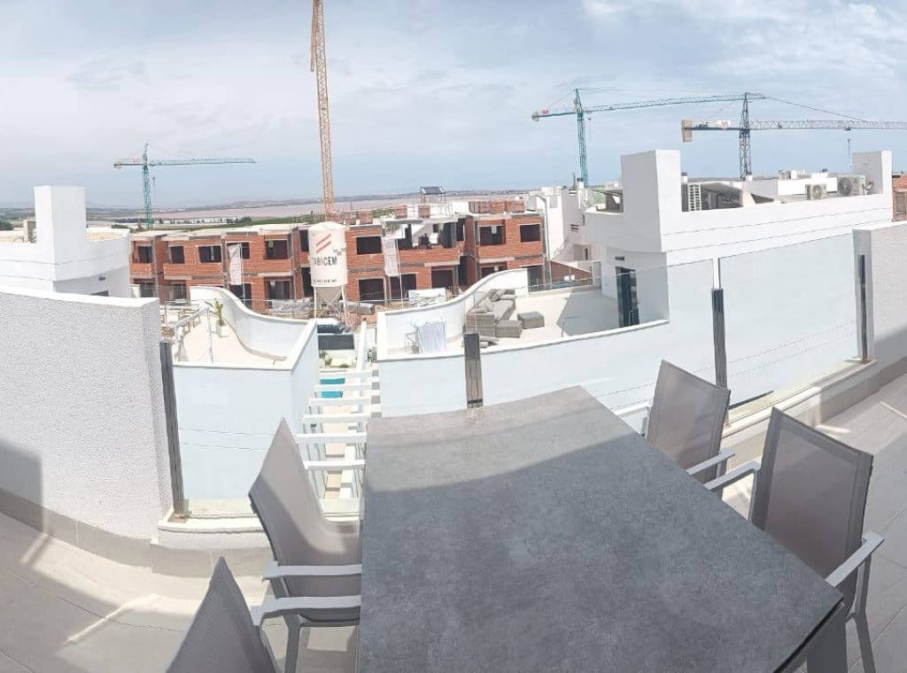 2 soveværelse Lejlighed til leje i Torrevieja med swimmingpool garage - € 1.500 (Ref: 9097783)