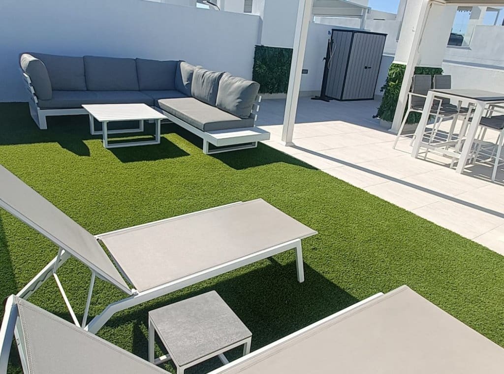 2 soveværelse Lejlighed til leje i Torrevieja med swimmingpool garage - € 1.500 (Ref: 9097783)