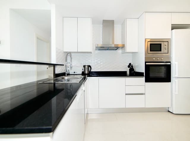 2 Zimmer Apartment zu vermieten in Punta Prima, Orihuela mit Pool Garage - 1.800 € (Ref: 9097811)