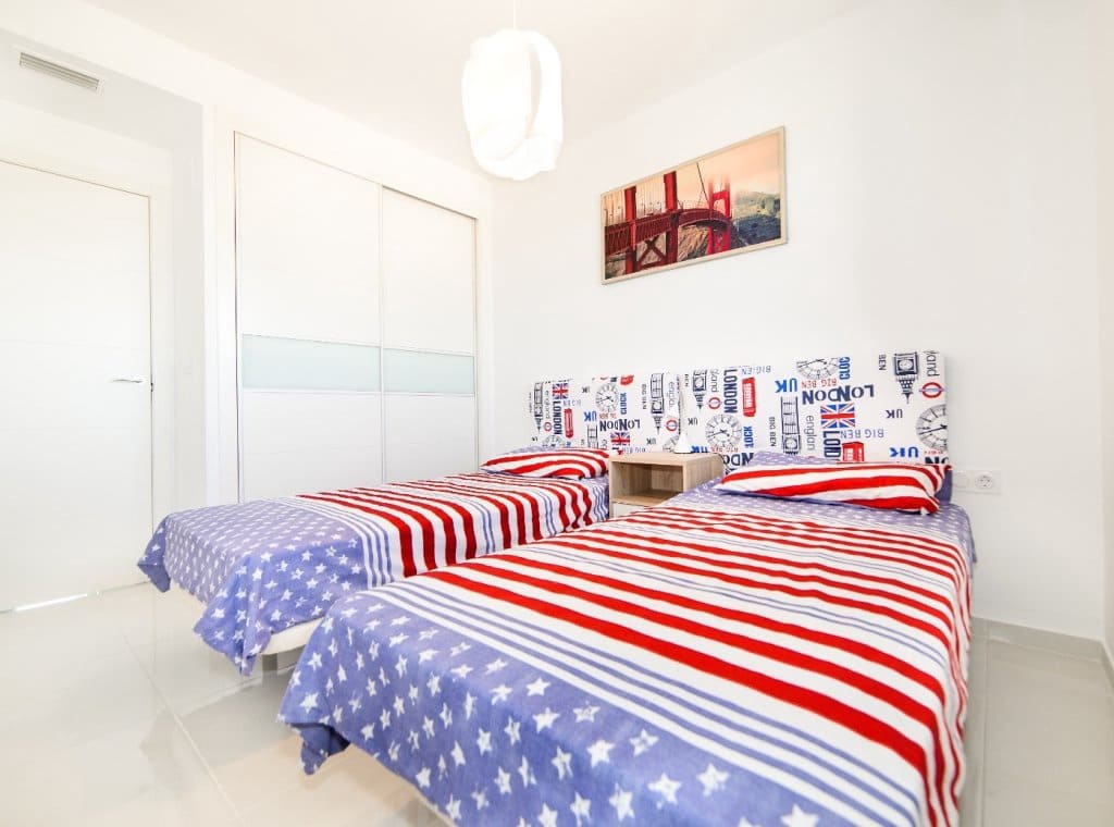 2 soverom Leilighet til leie i Orihuela Costa med svømmebasseng garasje - € 1 800 (Ref: 9097811)