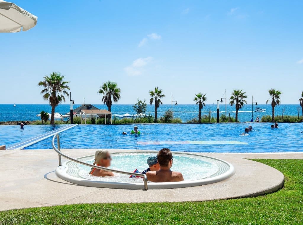 2 soverom Leilighet til leie i Orihuela Costa med svømmebasseng garasje - € 1 800 (Ref: 9097811)