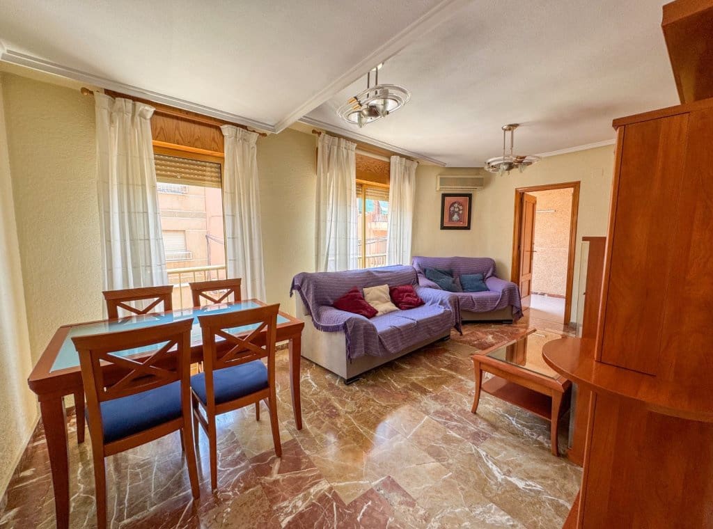4 bedroom Townhouse for rent in Orihuela - € 700 (Ref: 9100292)