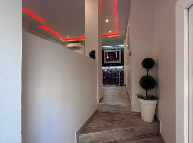 Appartement de 2 chambres à louer à Centro, Torrevieja - 900 € (Ref: 9101840)