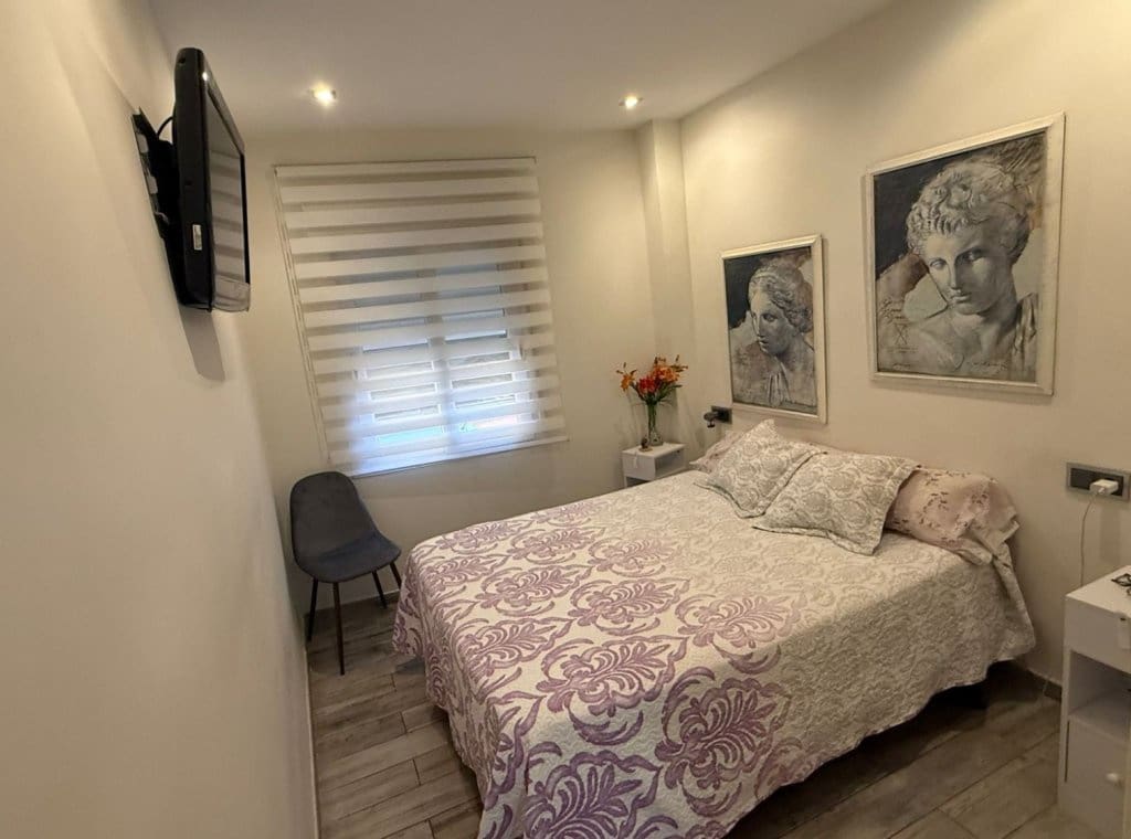 2 Zimmer Apartment zu vermieten in Torrevieja - 900 € (Ref: 9101840)