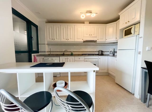 Piso de 2 habitaciones en Filipinas en alquiler con piscina - 950 € (Ref: 9108309)