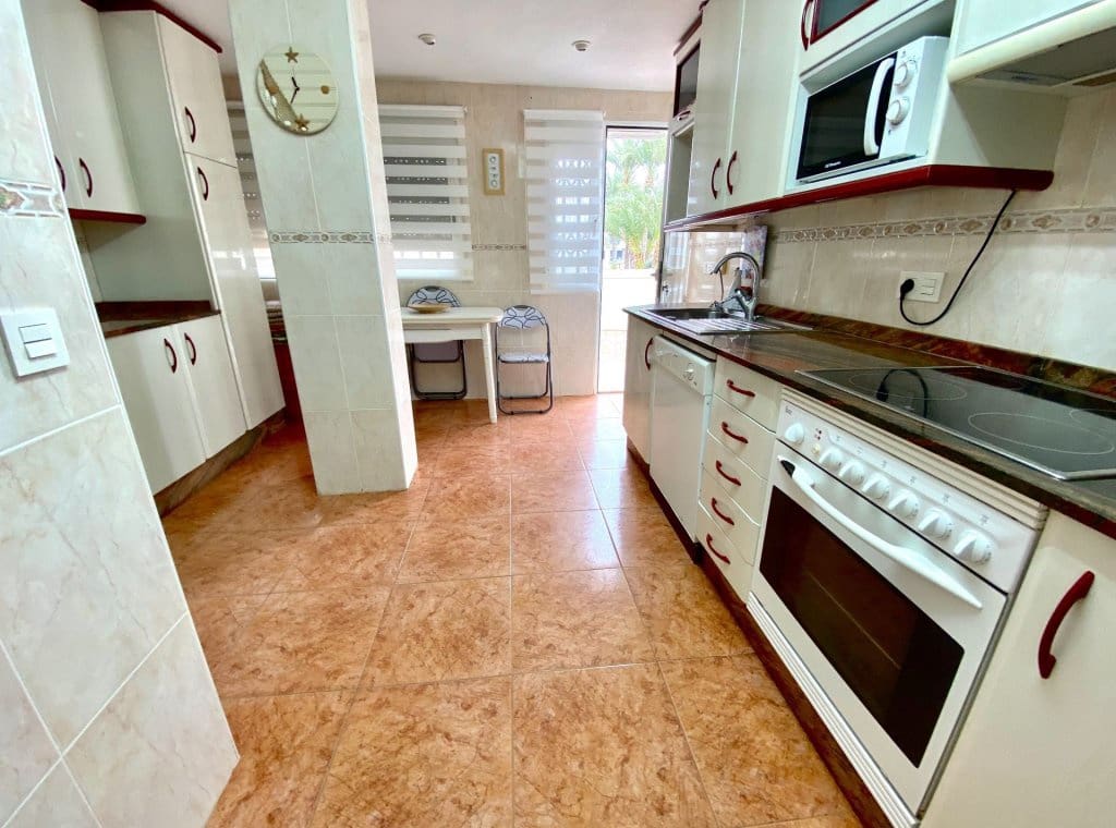2 quarto Casa em Banda para arrendar em Orihuela - 850 € (Ref: 9115636)