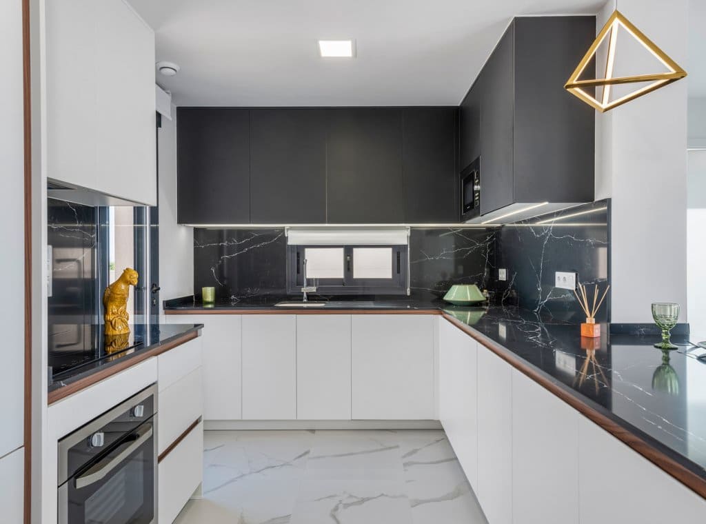 2 soveværelse Bungalow til salg i San Miguel de Salinas med swimmingpool - € 375.000 (Ref: 9124366)