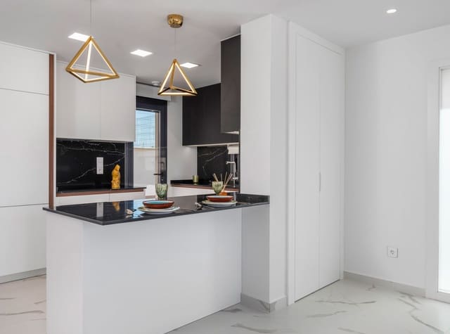 2 soveværelse Bungalow til salg i San Miguel de Salinas med swimmingpool - € 375.000 (Ref: 9124366)