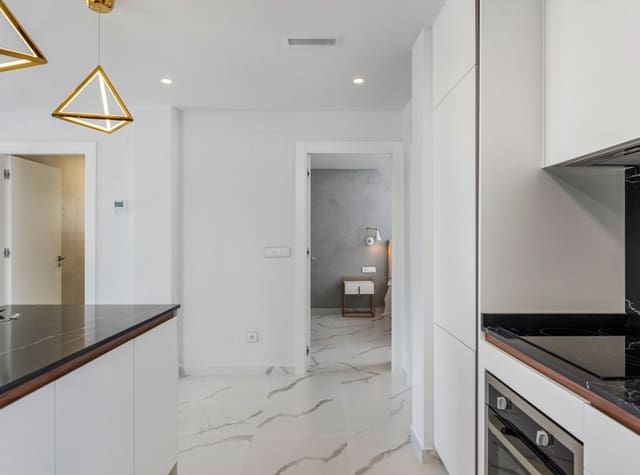 2 soveværelse Bungalow til salg i San Miguel de Salinas med swimmingpool - € 375.000 (Ref: 9124366)