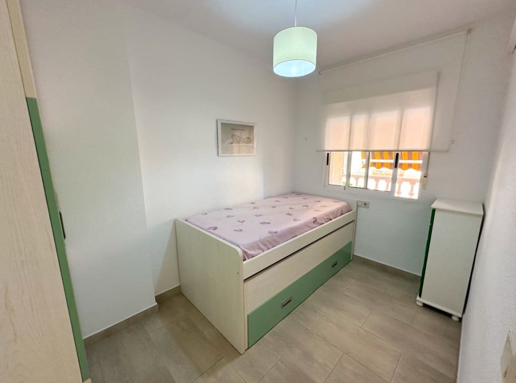 2 Zimmer Apartment zu vermieten in Guardamar del Segura mit Pool - 750 € (Ref: 9124369)
