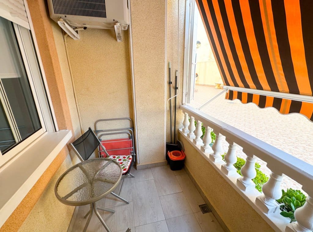 2 Zimmer Apartment zu vermieten in Guardamar del Segura mit Pool - 750 € (Ref: 9124369)