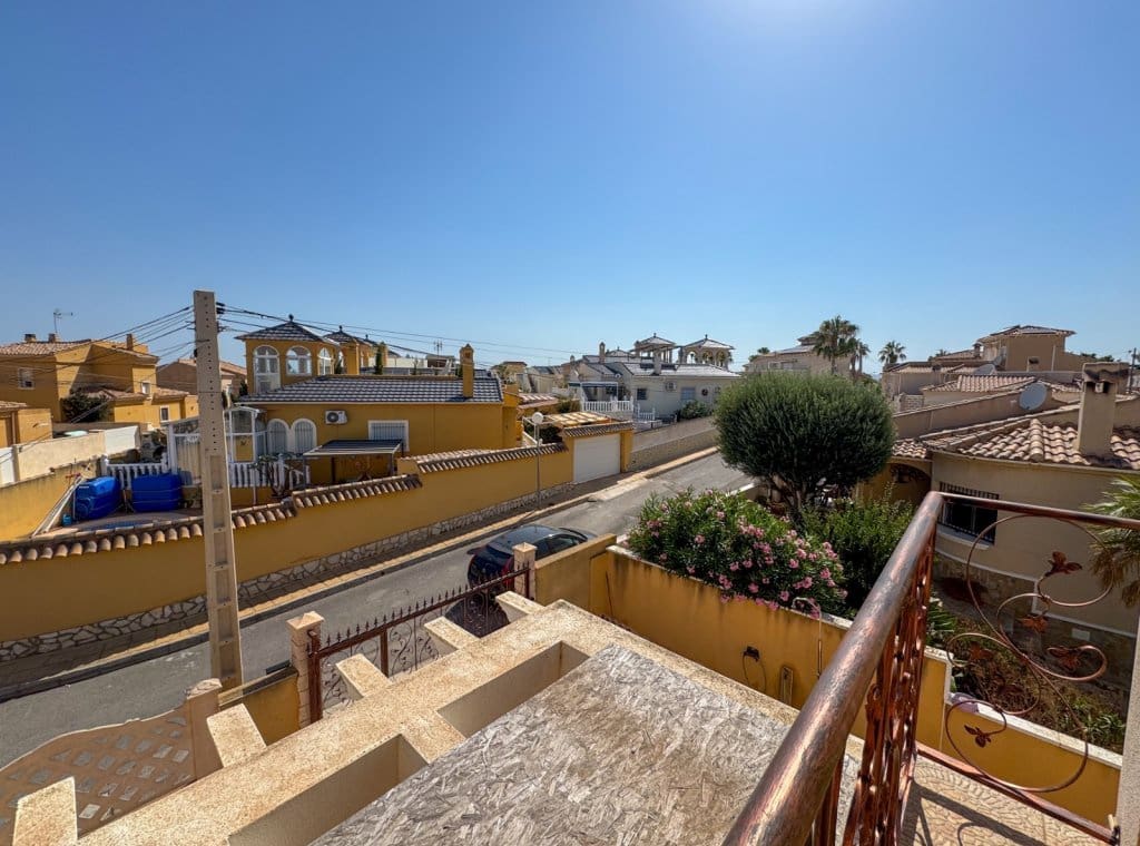 3 bedroom Villa for sale in San Miguel de Salinas with pool - € 235,000 (Ref: 9126395)