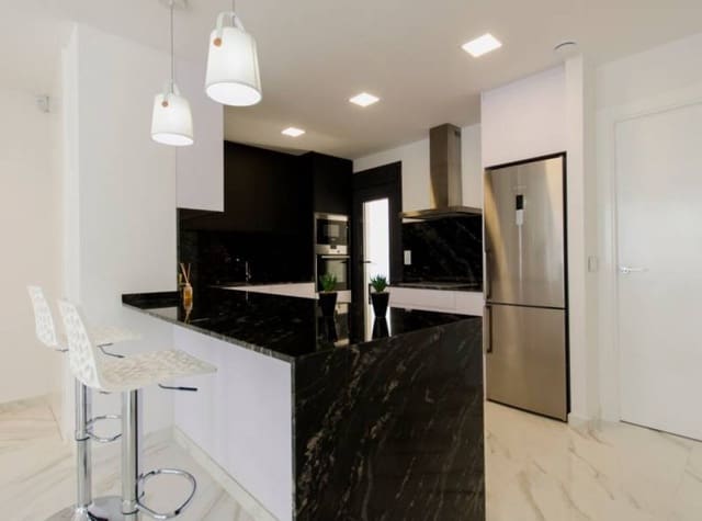 3 soveværelse Villa til salg i Campoamor, Orihuela med swimmingpool garage - € 975.000 (Ref: 9126396)