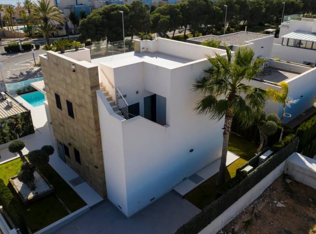 3 soveværelse Villa til salg i Orihuela Costa med swimmingpool garage - € 975.000 (Ref: 9126396)
