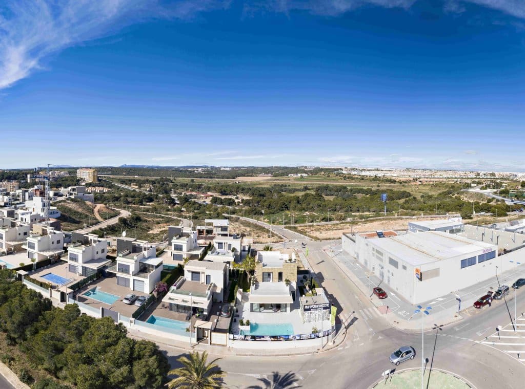 3 soveværelse Villa til salg i Orihuela Costa med swimmingpool garage - € 975.000 (Ref: 9126396)