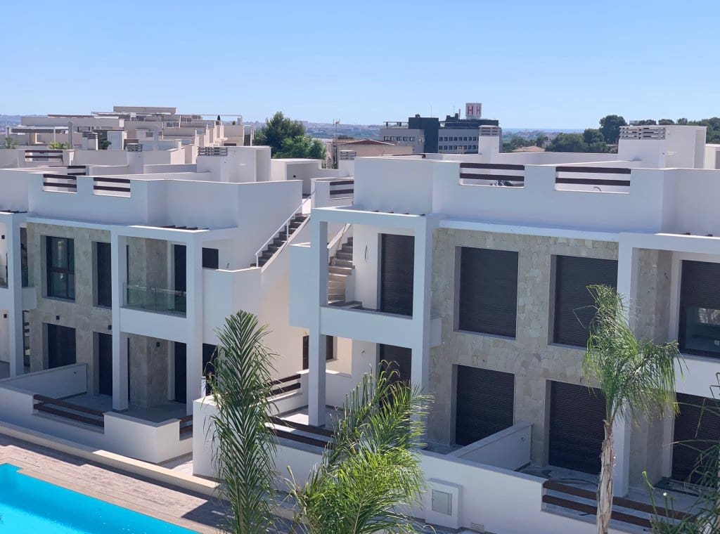 3 soveværelse Penthouse til salg i Torrevieja med swimmingpool - € 359.000 (Ref: 9126399)