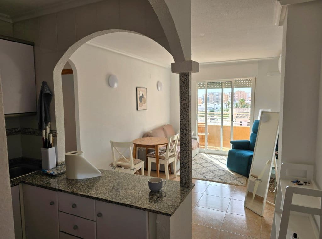 2 soveværelse Lejlighed til leje i La Mata med swimmingpool garage - € 900 (Ref: 9127884)