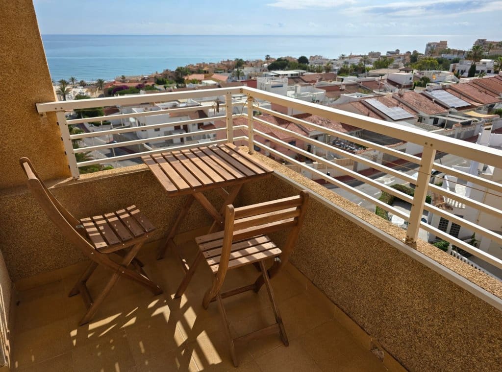 2 soveværelse Lejlighed til leje i La Mata med swimmingpool garage - € 900 (Ref: 9127884)