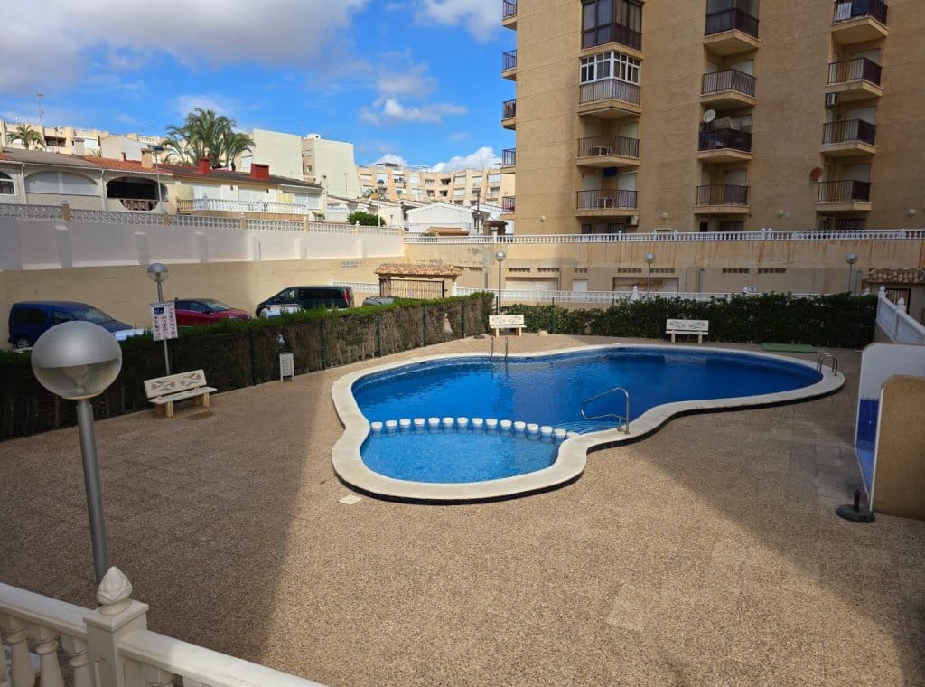 2 soveværelse Lejlighed til leje i La Mata med swimmingpool garage - € 900 (Ref: 9127884)