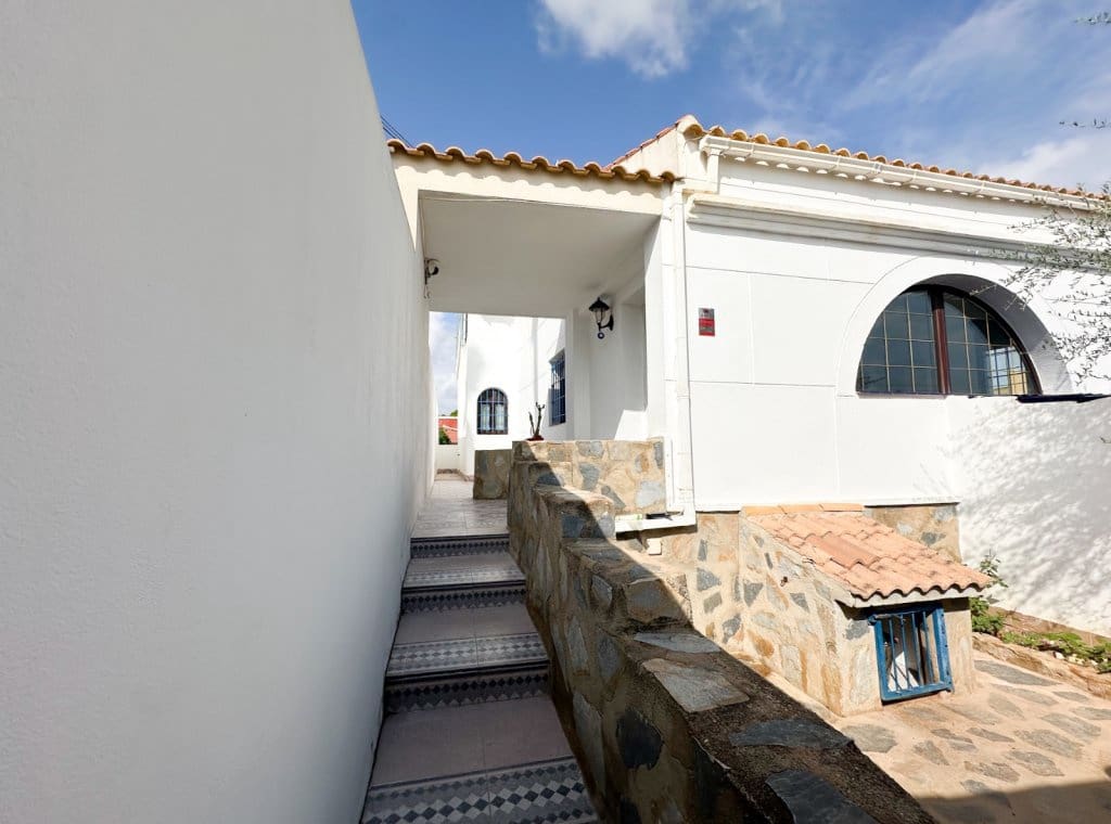4 sypialnia Willa do wynajęcia w Torrevieja z garażem - 2 000 € (Ref: 9129355)