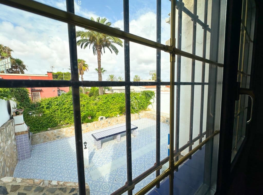 4 sypialnia Willa do wynajęcia w Torrevieja z garażem - 2 000 € (Ref: 9129355)