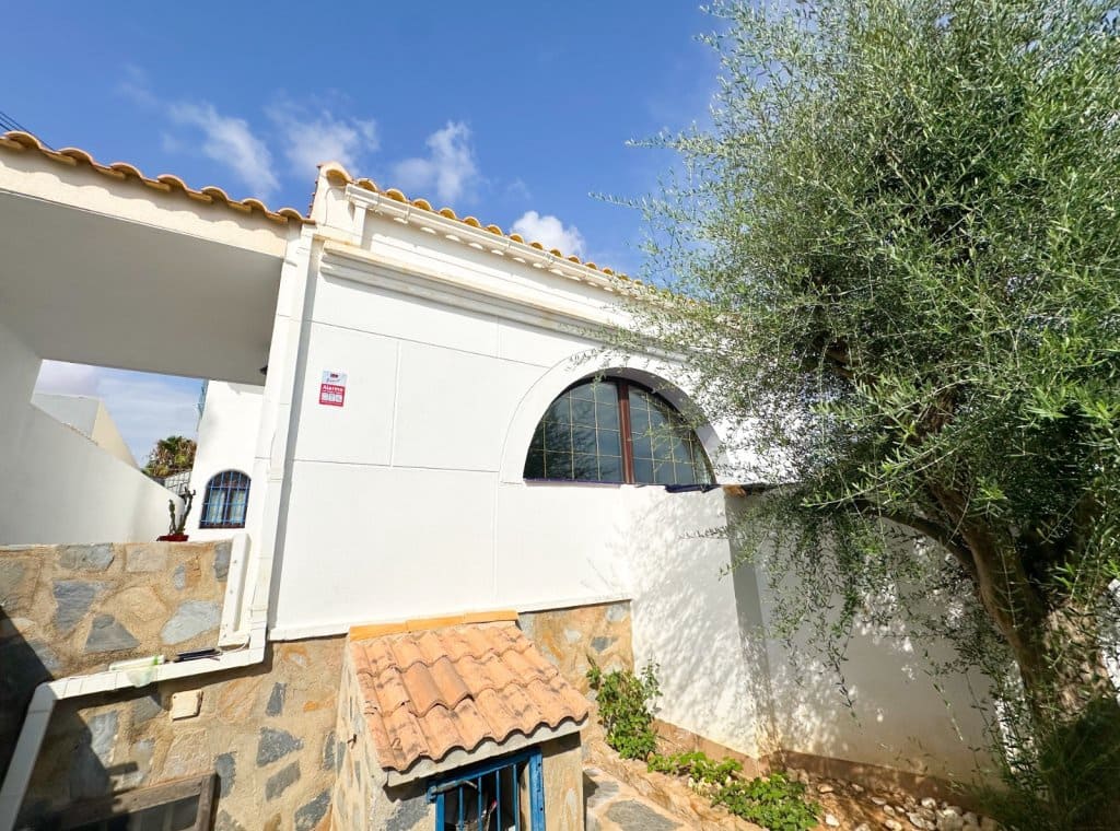 4 sypialnia Willa do wynajęcia w Torrevieja z garażem - 2 000 € (Ref: 9129355)