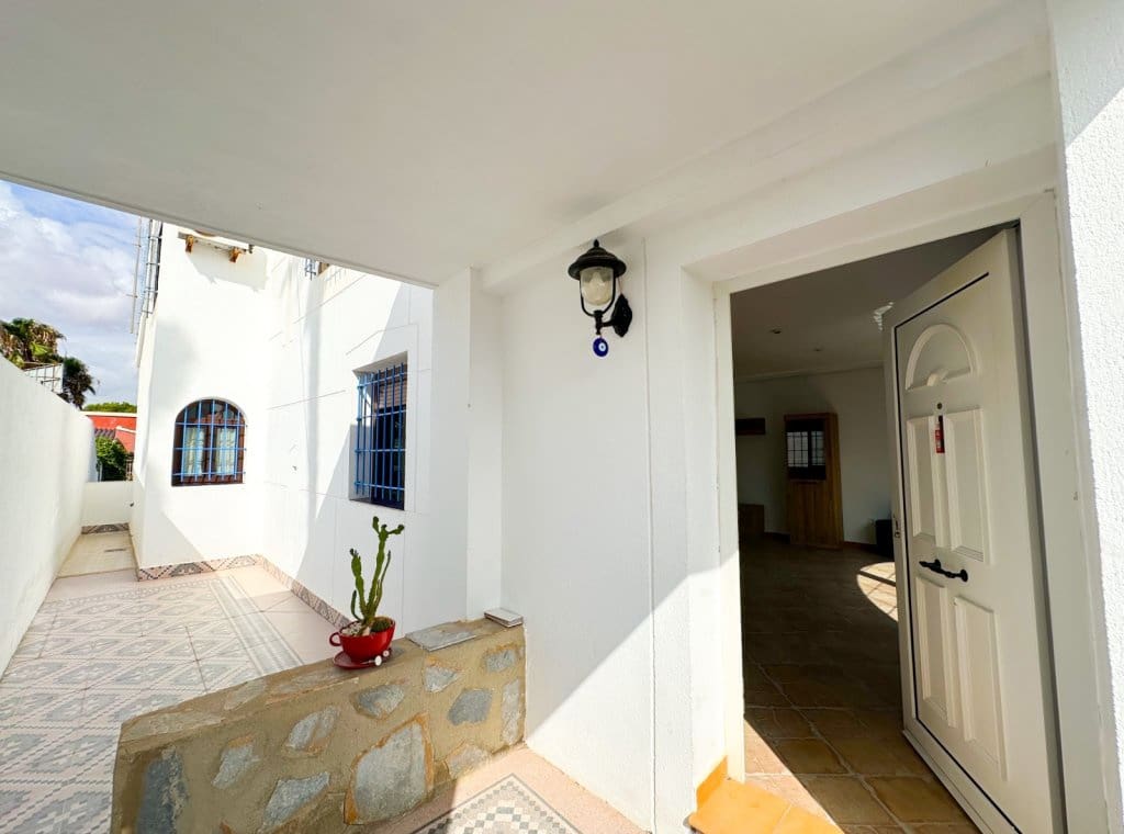 4 sypialnia Willa do wynajęcia w Torrevieja z garażem - 2 000 € (Ref: 9129355)
