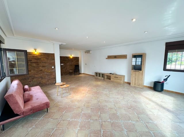4 quarto Moradia para arrendar em El Chaparral, Torrevieja - 2 000 € (Ref: 9129355)
