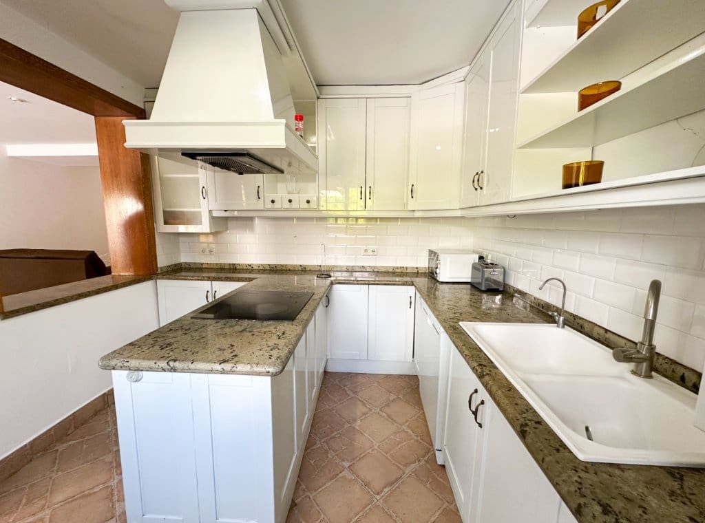 4 sypialnia Willa do wynajęcia w Torrevieja z garażem - 2 000 € (Ref: 9129355)