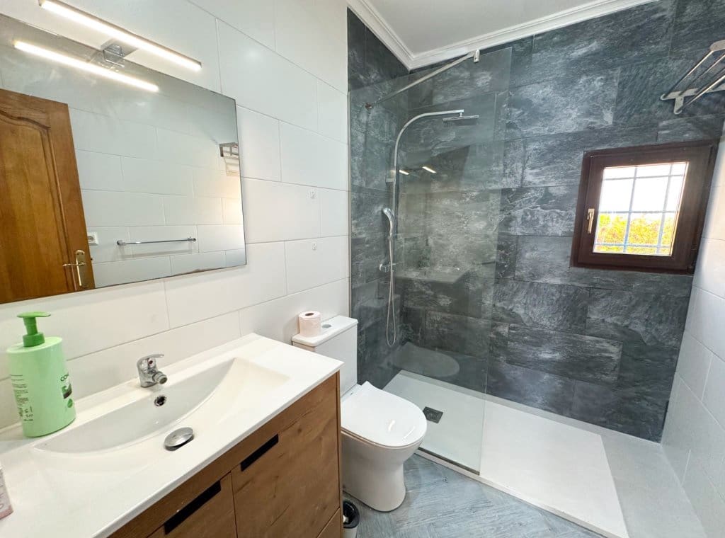 4 sypialnia Willa do wynajęcia w Torrevieja z garażem - 2 000 € (Ref: 9129355)