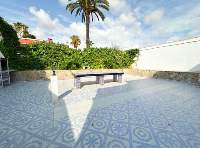 4 quarto Moradia para arrendar em El Chaparral, Torrevieja - 2 000 € (Ref: 9129355)