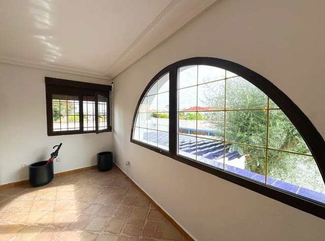 4 quarto Moradia para arrendar em El Chaparral, Torrevieja - 2 000 € (Ref: 9129355)