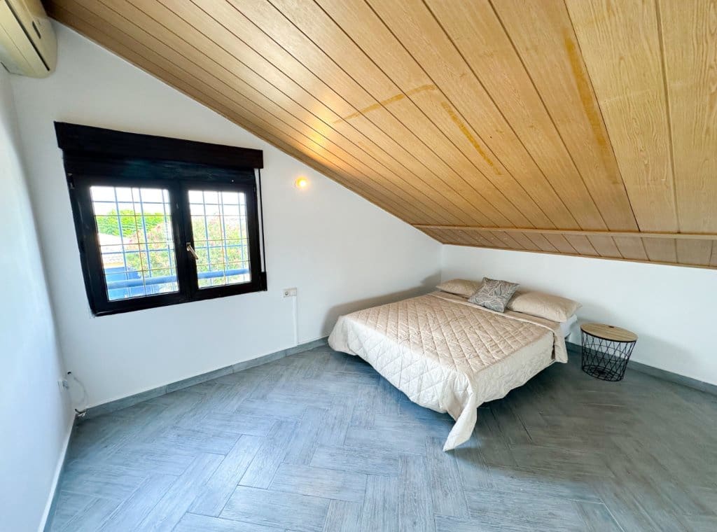 4 sypialnia Willa do wynajęcia w Torrevieja z garażem - 2 000 € (Ref: 9129355)